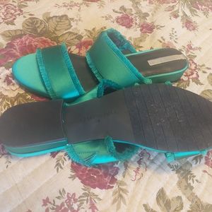 Kenneth Cole emerald green sandals low heel size 10